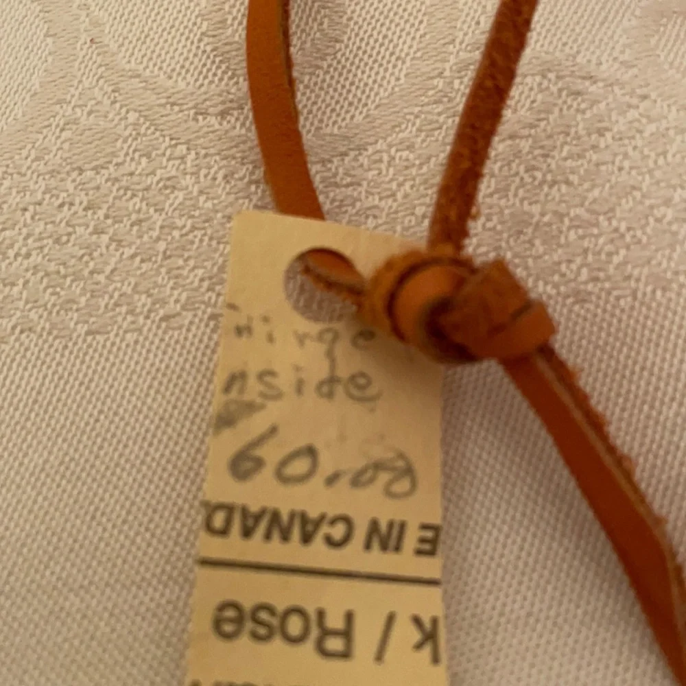 Unique artisan created leather purse (OLCC-AF)